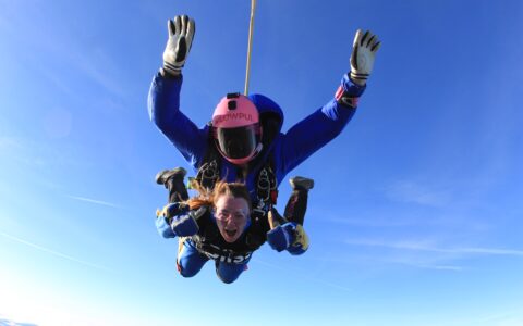 Siubahn's skydive for our minibus appeal